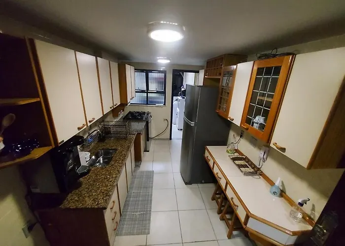 Apto 04 Qtos, Aconchegante, Localizado Em Predio Frente Praia Do Forte Cabo Frio